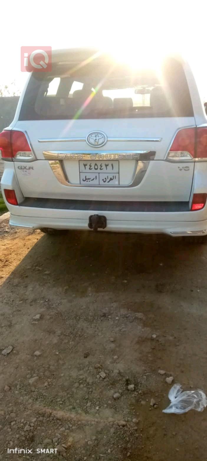 تۆیۆتا لاند کروزەر